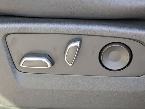 Used 2022 Cadillac Escalade ESV Sport w/ Touring Package image 25