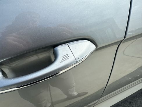 Used 2023 Ford Edge Titanium image 18