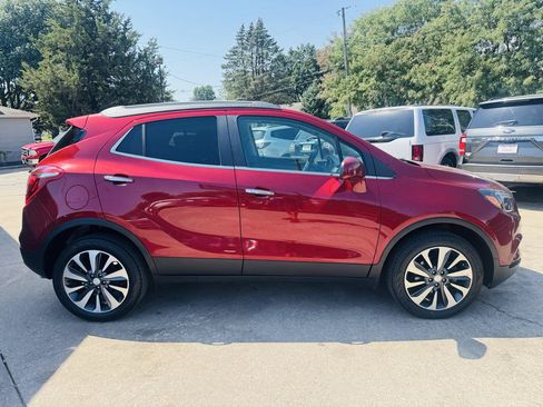 Used 2021 Buick Encore Preferred w/ Safety Package II AWD/4WD image 2