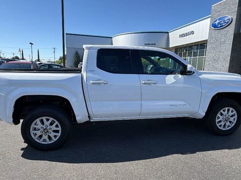Used 2026 Toyota Tacoma 4x4 Double Cab image 3