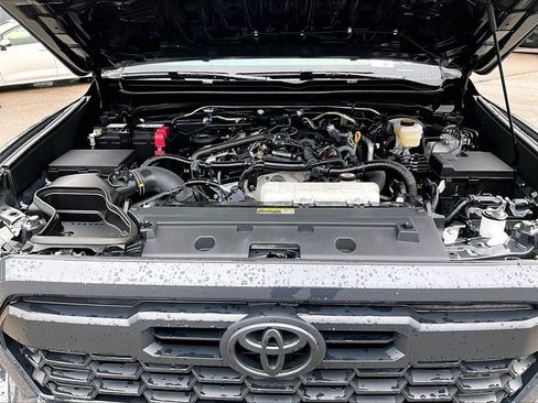 Used 2024 Toyota Tacoma TRD Off-Road AWD/4WD image 29