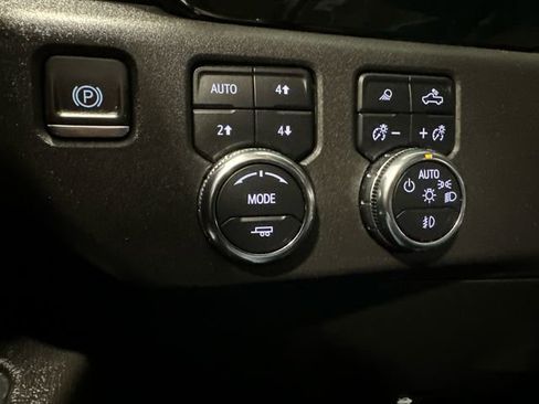 Used 2023 GMC Sierra 1500 SLT w/ SLT Premium Plus Package AWD/4WD image 29