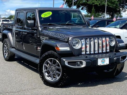 Used 2020 Jeep Gladiator Overland w/ Dual Top Group AWD/4WD image 2