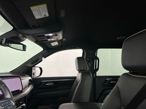 Used 2025 Chevrolet Tahoe Premier image 12