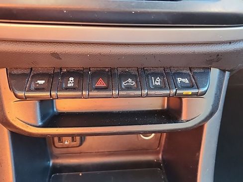 Used 2022 Chevrolet Colorado LT w/ Safety Package image 32