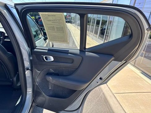 Certified 2025 Volvo XC40 B5 Plus AWD/4WD image 12