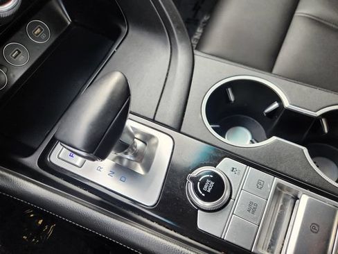 Used 2023 Genesis G70 2.0T RWD image 18