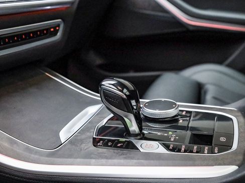 Used 2022 BMW X5 sDrive40i w/ Parking Assistance Package image 24