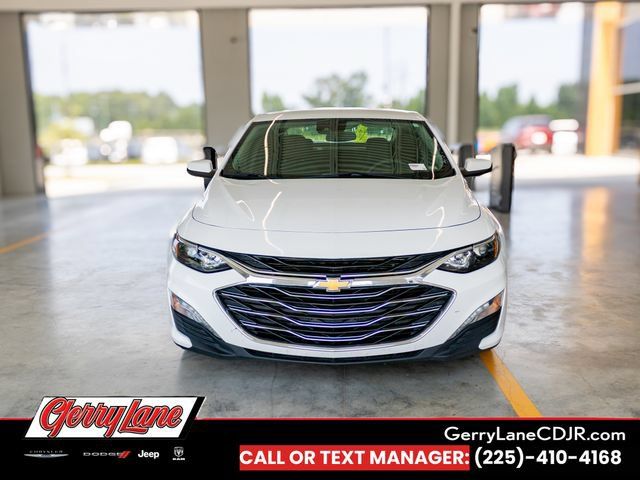 Used 2024 Chevrolet Malibu LT FWD image 2