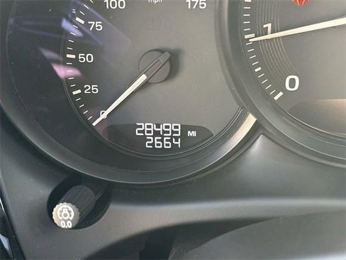 Used 2024 Porsche Macan image 11