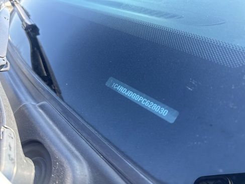 Used 2023 Dodge Durango GT image 28