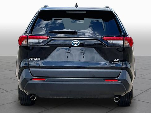 Used 2024 Toyota RAV4 LE AWD/4WD image 5
