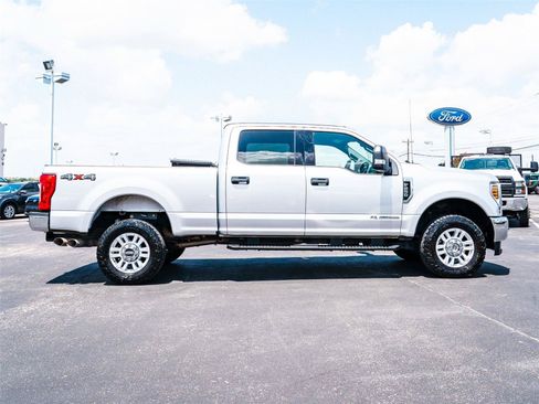 Used 2019 Ford F250 XLT AWD/4WD image 3