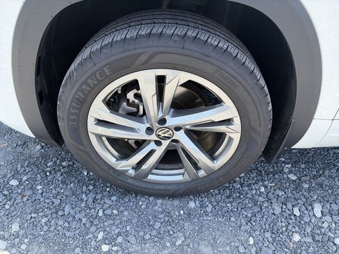 Used 2024 Volkswagen Atlas Cross Sport SEL R-Line AWD/4WD image 10