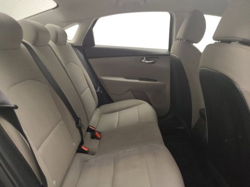 Used 2020 Kia Forte LXS FWD image 19