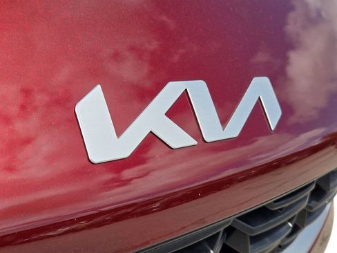 Certified 2025 Kia Sorento LX FWD image 5