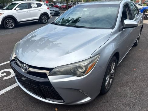 Used 2016 Toyota Camry SE FWD image 3
