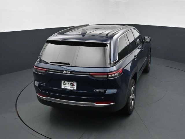 New 2026 Jeep Grand Cherokee Limited w/ Trailer Tow Package AWD/4WD image 17