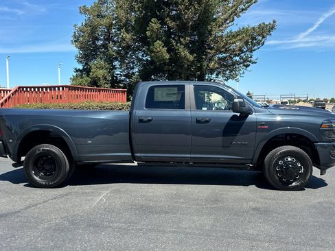 New 2025 RAM 3500 Limited image 3