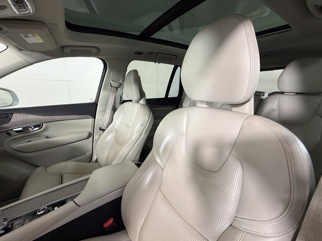 Used 2021 Volvo XC90 T8 Inscription w/ Advanced Package AWD/4WD image 17
