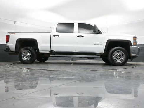 Used 2015 Chevrolet Silverado 2500 W/T AWD/4WD image 29