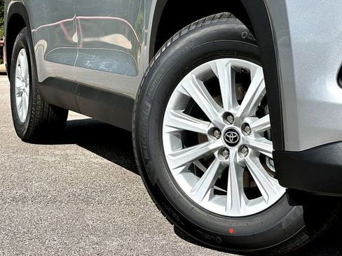 New 2026 Toyota Grand Highlander XLE image 2