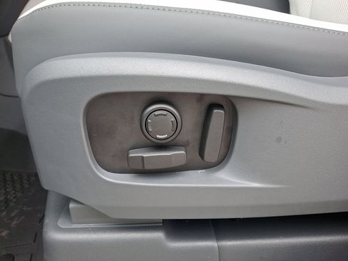 New 2026 Land Rover Defender 110 S image 4