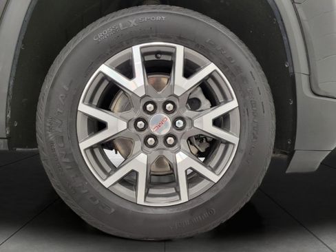 Certified 2023 GMC Acadia SLE w/ Driver Convenience Package image 3