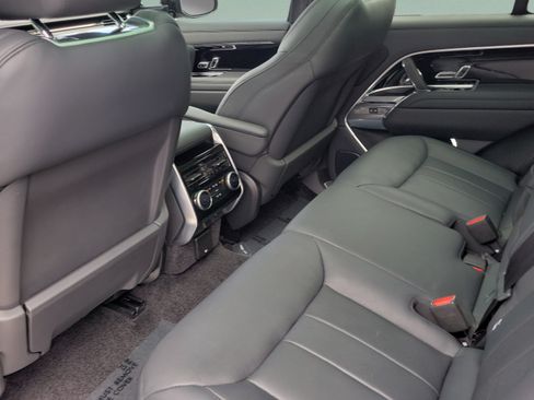 Used 2023 Land Rover Range Rover SE AWD/4WD image 10