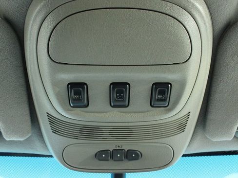 Used 2004 GMC Envoy XUV SLE w/ 1SB Preferred Equipment Group image 27