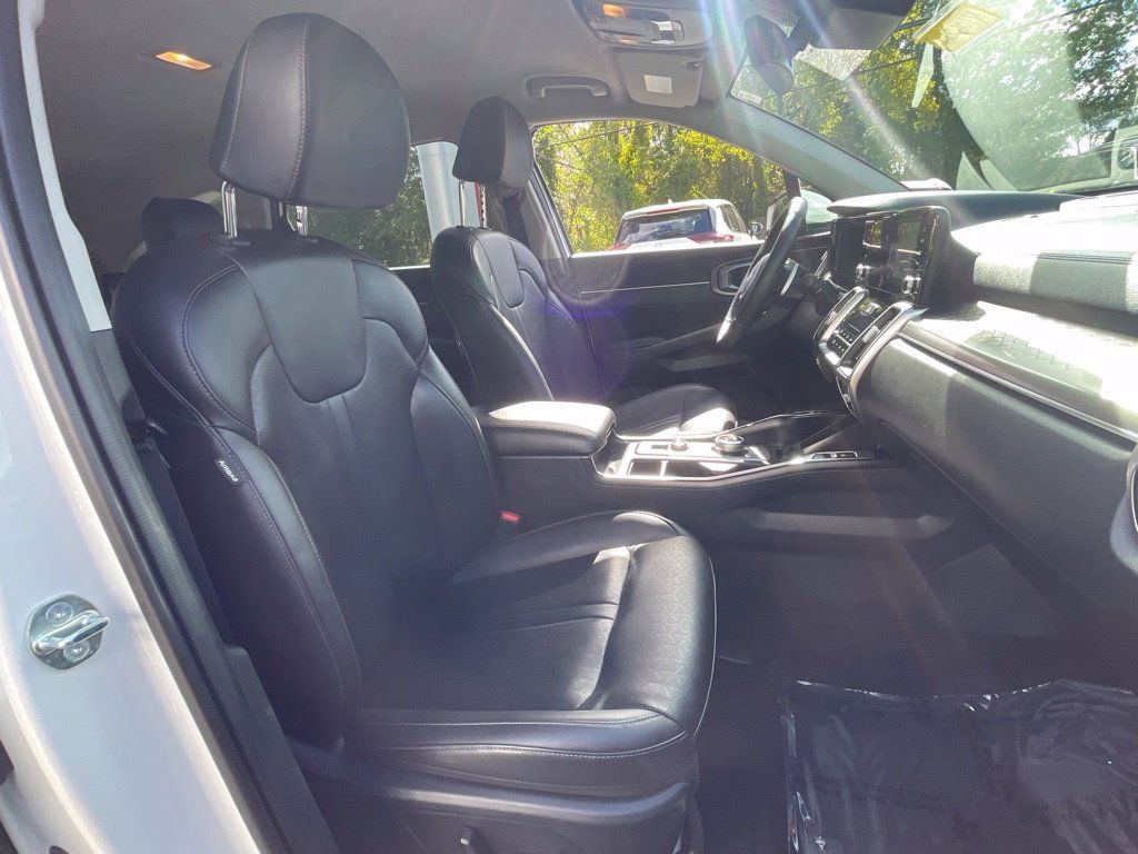 Used 2023 Kia Sorento EX AWD/4WD image 18
