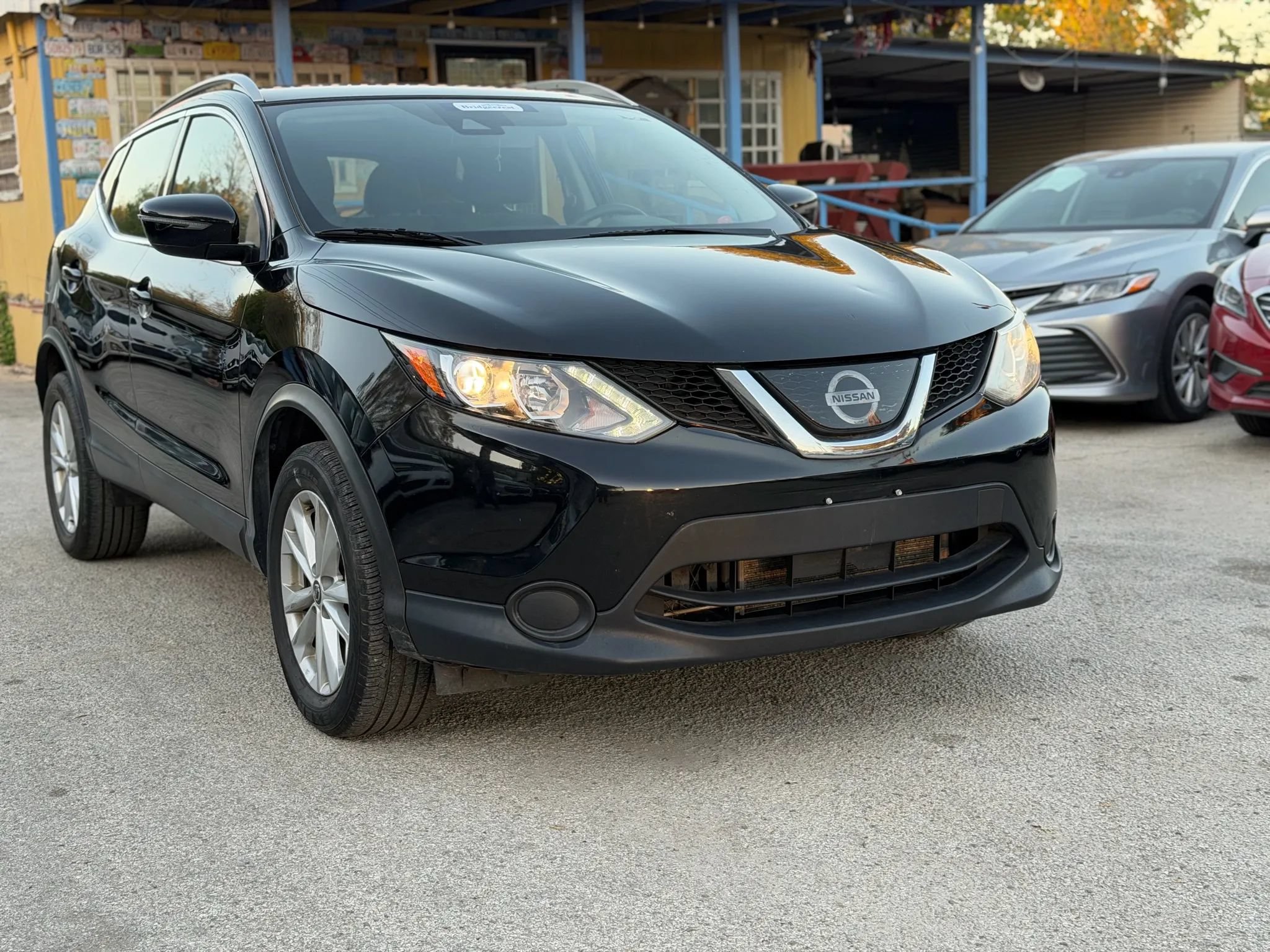 Used 2019 Nissan Rogue Sport SV FWD image 1