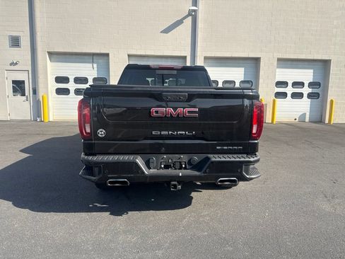 Used 2022 GMC Sierra 1500 Denali w/ Denali Premium Package AWD/4WD image 5