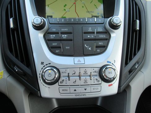 Used 2016 Chevrolet Equinox LT FWD image 28