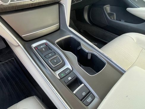 Used 2021 Honda Accord Touring image 26
