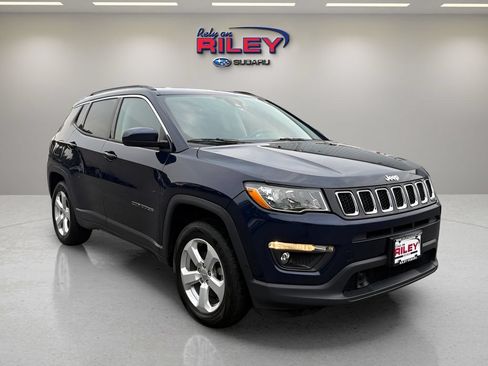Used 2019 Jeep Compass Latitude w/ Cold Weather Group FWD image 7