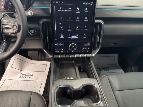 New 2026 GMC Acadia AT4 w/ LPO, Floor Liner Package AWD/4WD image 19