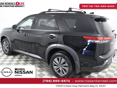 New 2024 Nissan Pathfinder SV w/ SV Premium Package image 6