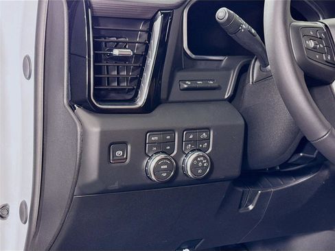 New 2026 GMC Sierra 3500 Denali Ultimate AWD/4WD image 4