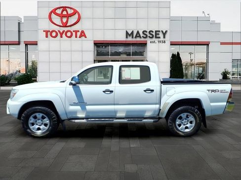 Used 2015 Toyota Tacoma PreRunner w/ TRD Off-Road Package RWD image 6