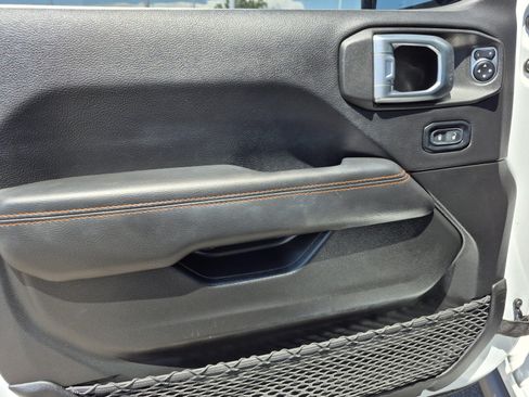 Used 2023 Jeep Gladiator Mojave AWD/4WD image 14