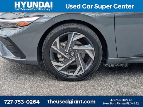Certified 2024 Hyundai Elantra SEL w/ Convenience Package FWD image 10