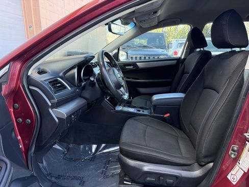 Used 2019 Subaru Outback 2.5i Premium image 11