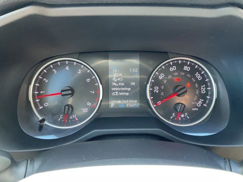 Used 2022 Toyota RAV4 LE AWD/4WD image 26