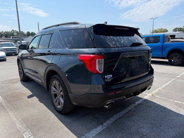 Used 2022 Ford Explorer XLT w/ Equipment Group 202A AWD/4WD image 4