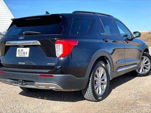 Used 2023 Ford Explorer XLT w/ Equipment Group 202A AWD/4WD image 5