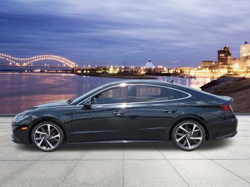 Used 2023 Hyundai Sonata SEL Plus FWD image 2