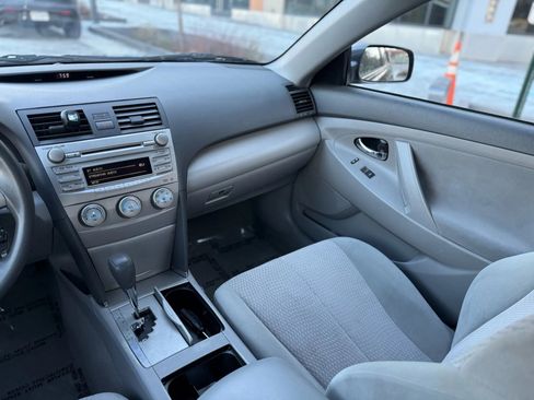 Used 2011 Toyota Camry LE image 8