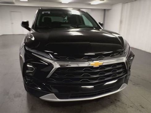Certified 2024 Chevrolet Blazer LT w/ Convenience Package FWD image 3