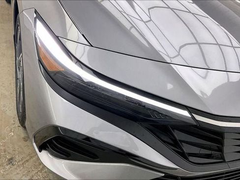 New 2026 Hyundai Elantra Limited image 16